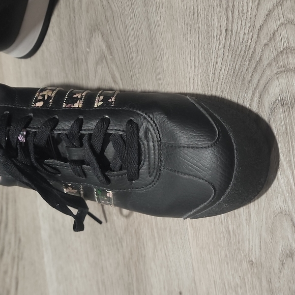 Adidas Black Samoa Floral Sneakers - Picture 4 of 10